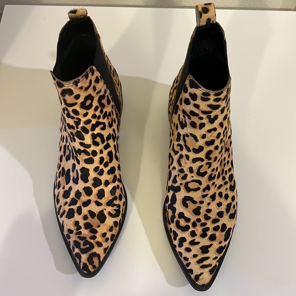 Steve Madden Jerry Leopard Chelsea Boots - Picture 9 of 9
